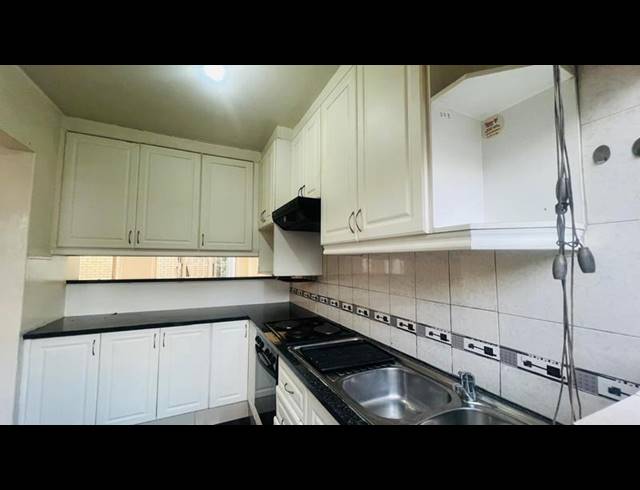 2 BEDROOM PROPERTY TO RENT IN FIELDS HILL